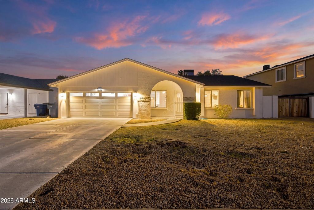 2353 E Hampton Avenue, Mesa