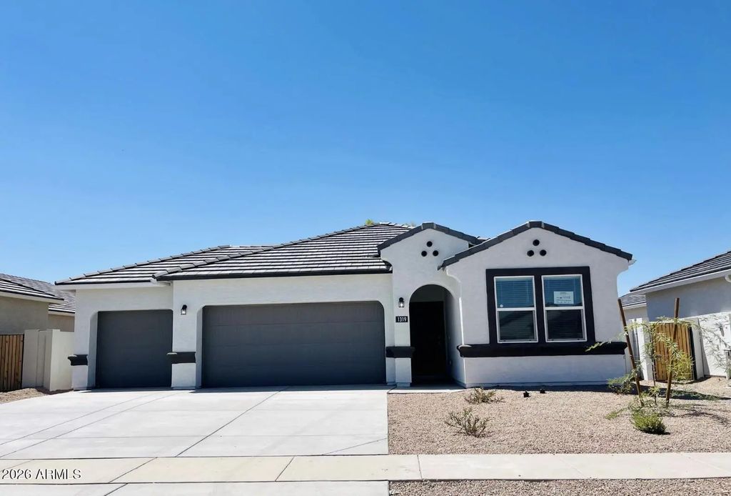 1319 W Raymond Avenue, Coolidge