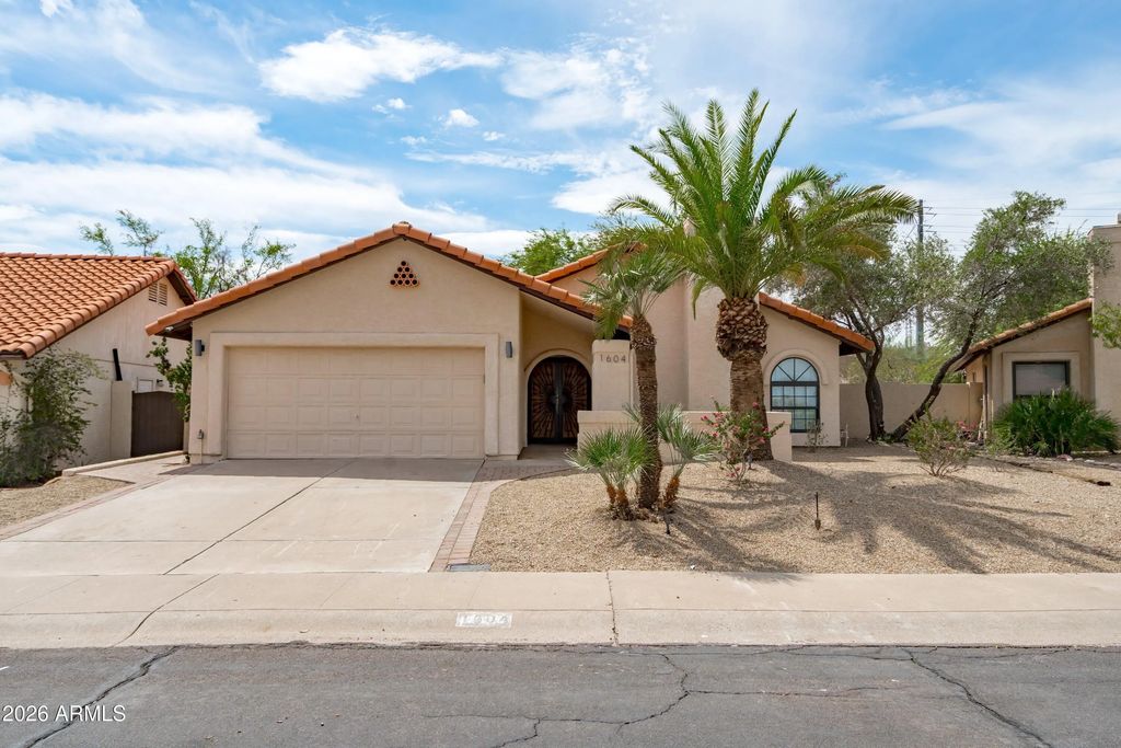1604 N El Camino Drive, Tempe