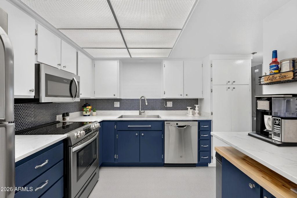 425 S Parkcrest -- (unit 318), Mesa