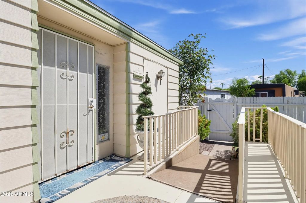 4375 W Missouri Avenue (unit 101), Glendale