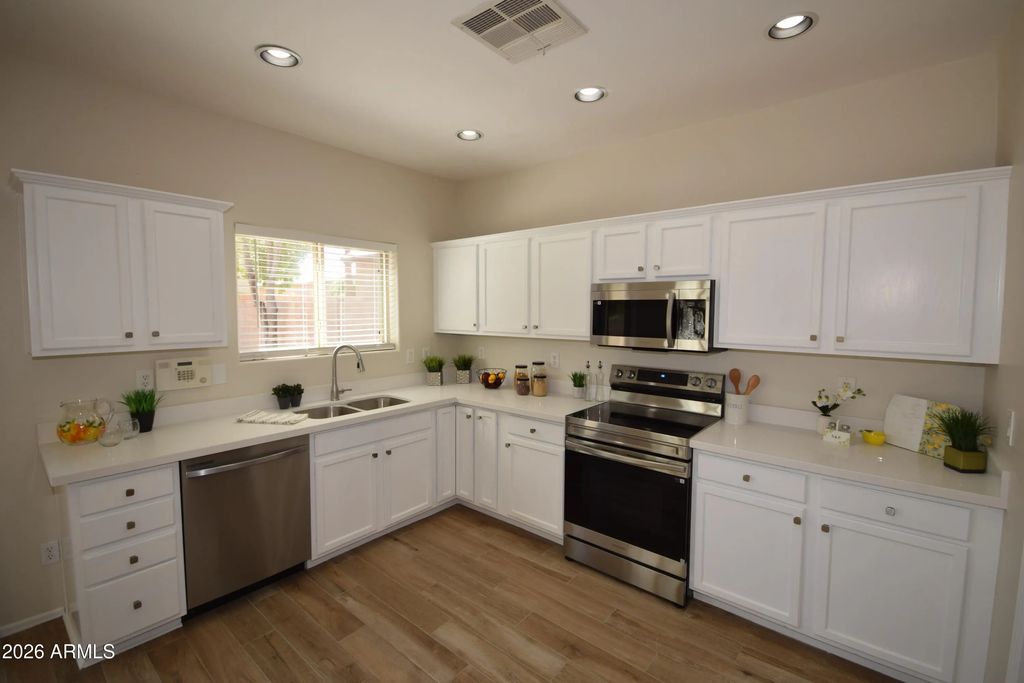 1079 E Country Crossing Way, San Tan Valley