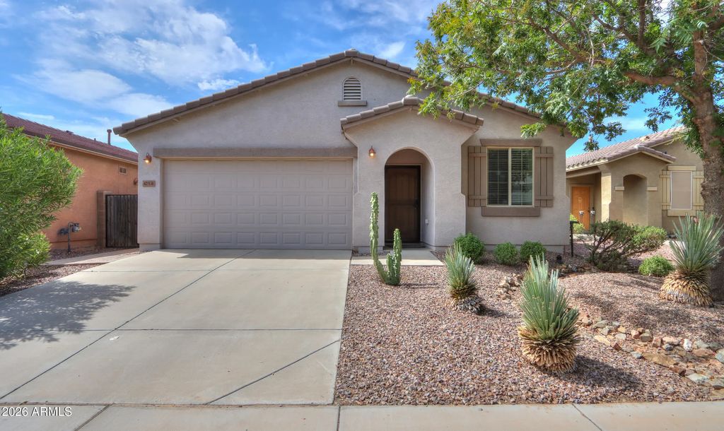 42531 W Palmyra Lane, Maricopa
