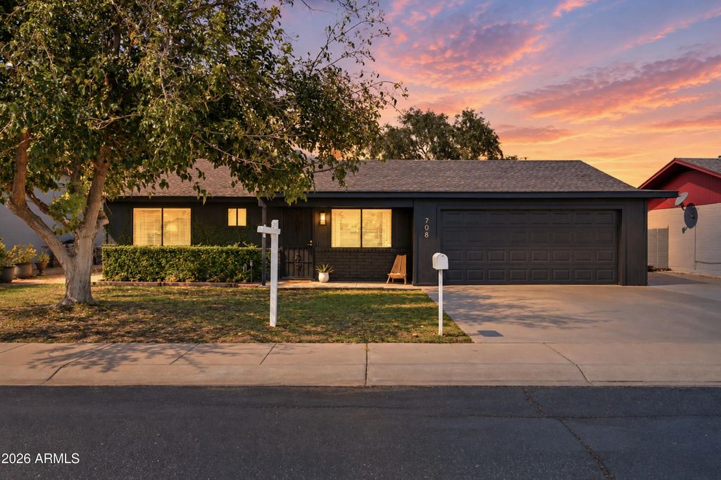 706 N Cedar Street, Gilbert