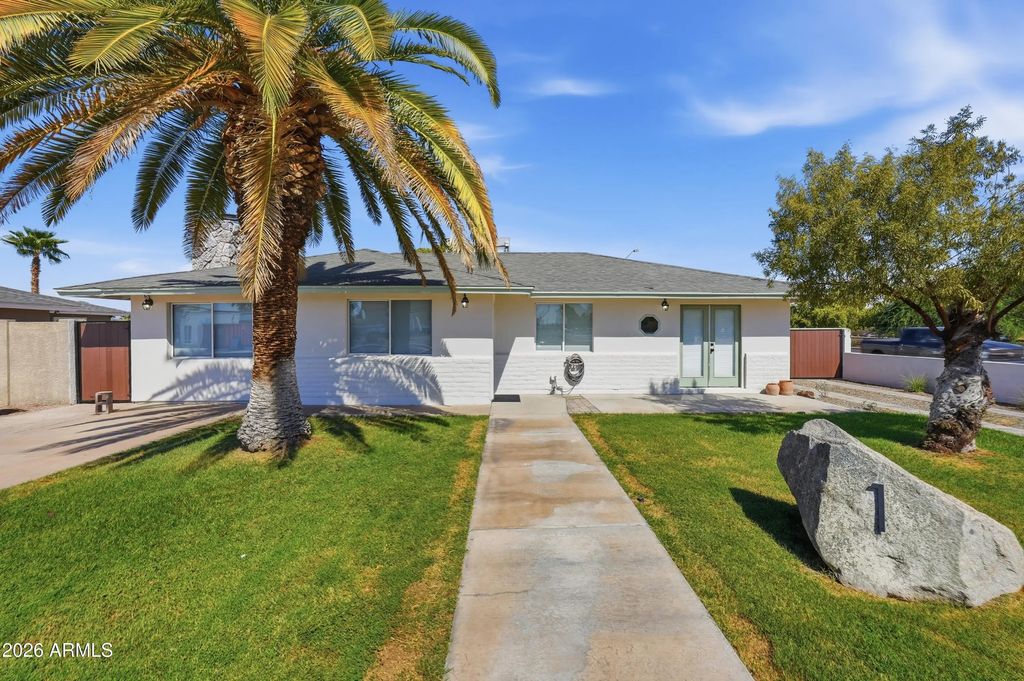 1 N Cottonwood Drive, Gilbert