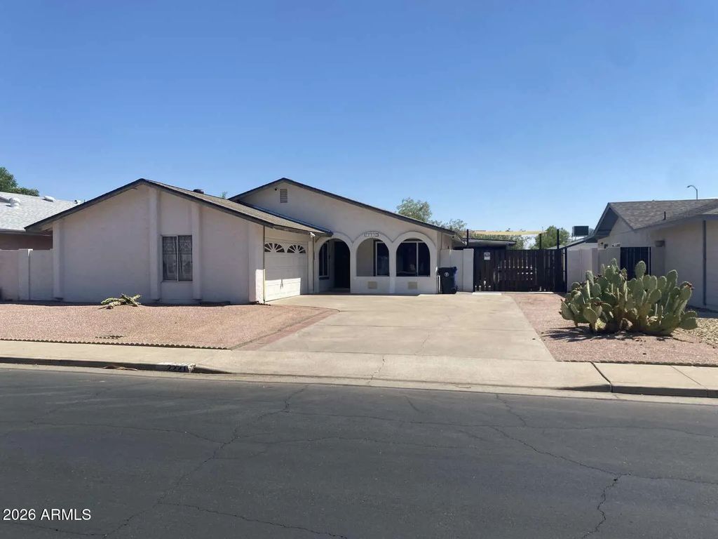 2221 W El Moro Avenue, Mesa