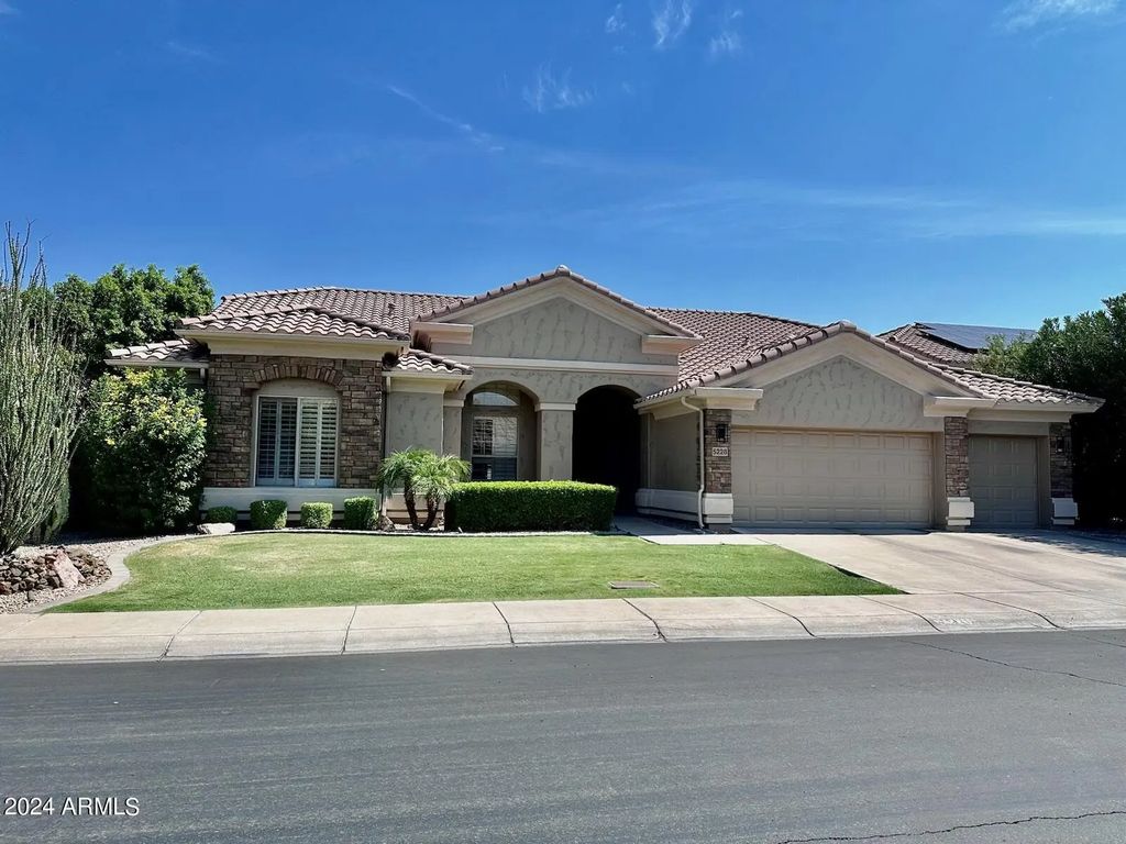5228 E Bluefield Avenue, Scottsdale