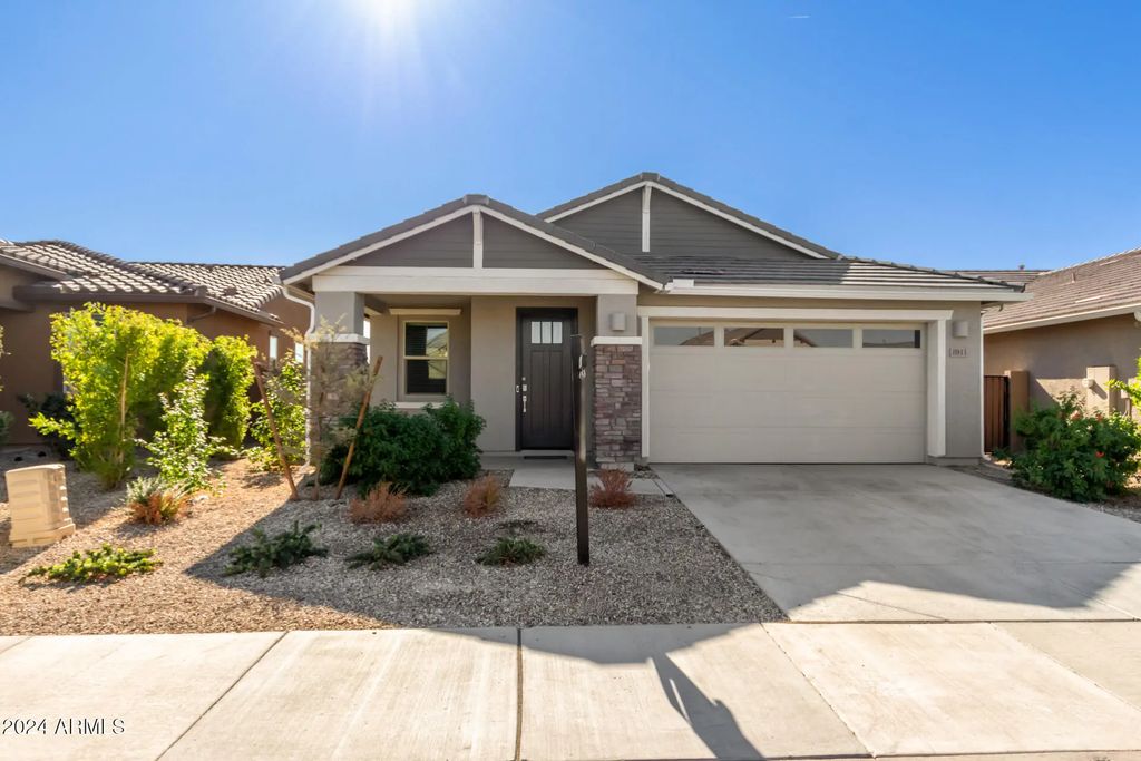 8911 W Solano Drive, Glendale