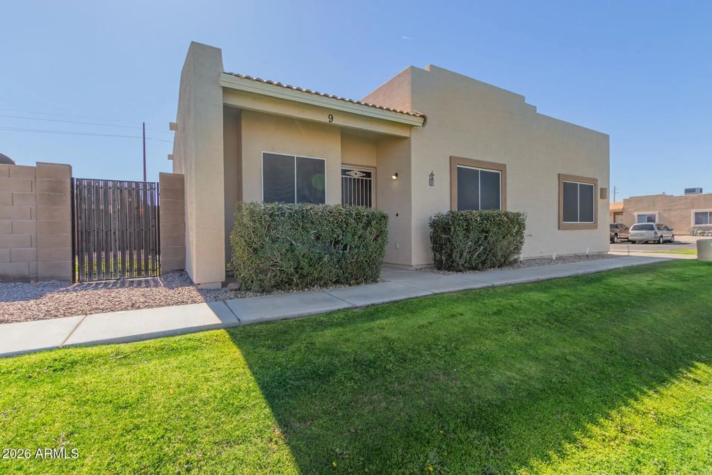 2300 E Magma Road (unit 9), San Tan Valley