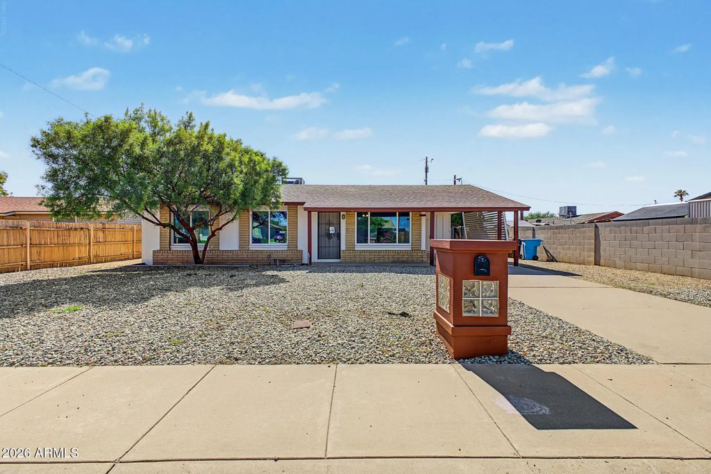 1525 W Hartford Avenue, Phoenix