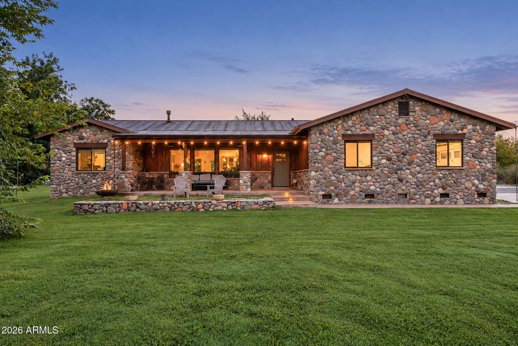 400 N Rio Arriba, Cottonwood