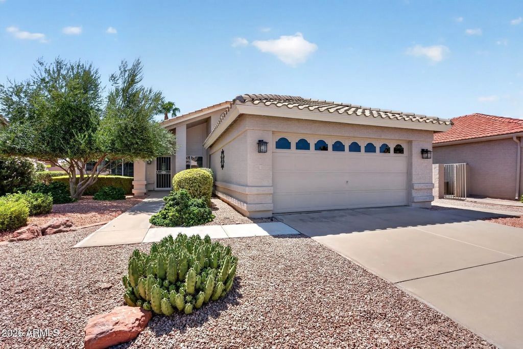 10209 E Coopers Hawk Drive, Sun Lakes