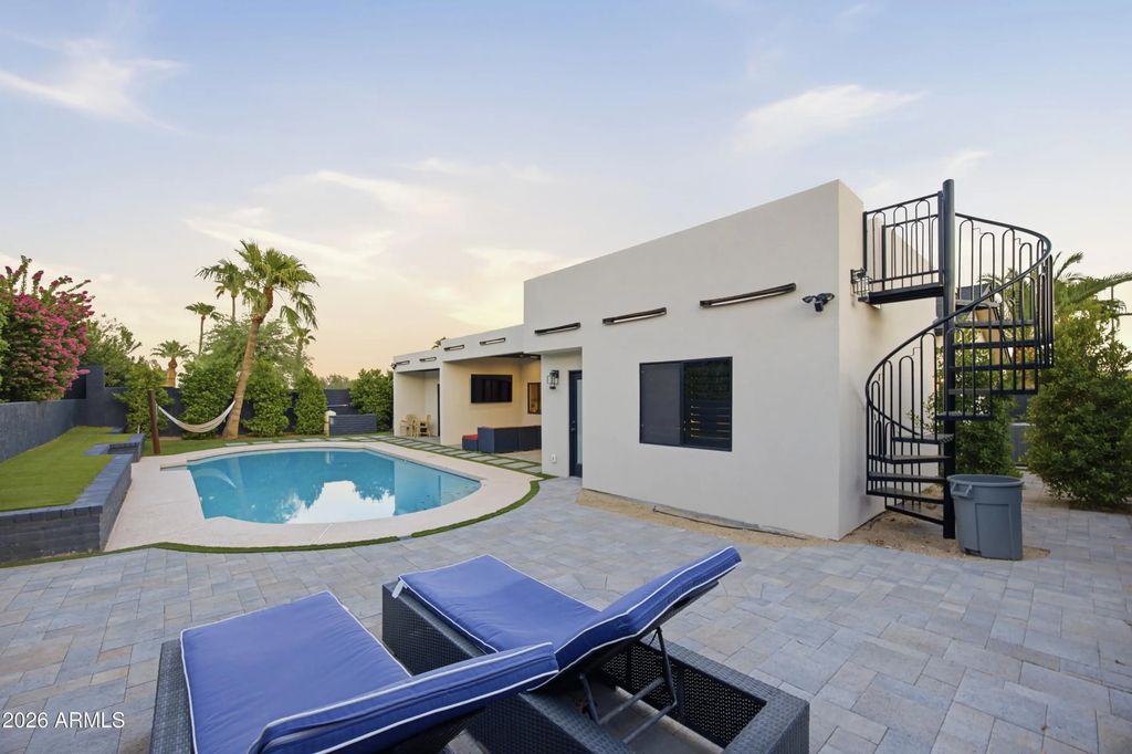 2002 E Vista Drive, Phoenix