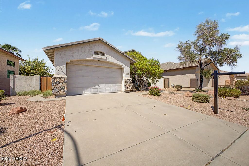 6526 W Oraibi Drive, Glendale