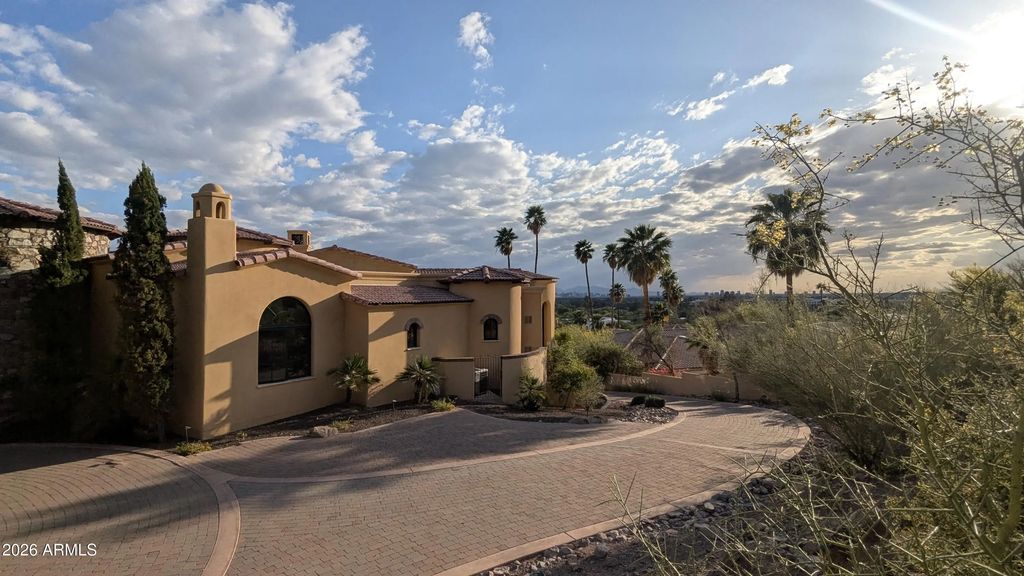 4836 E White Gates Drive, Phoenix