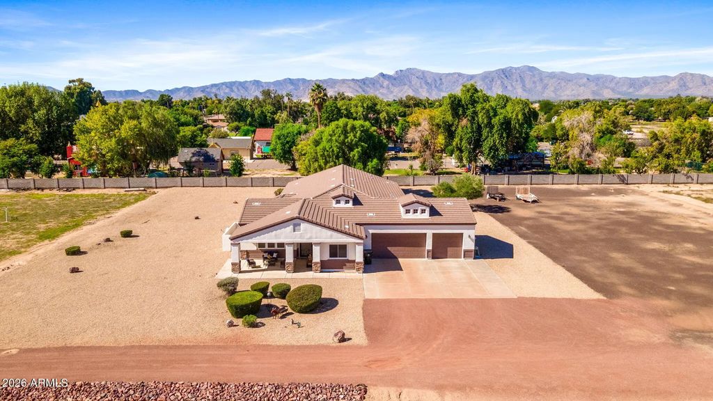 6528 N 171st Lane, Waddell