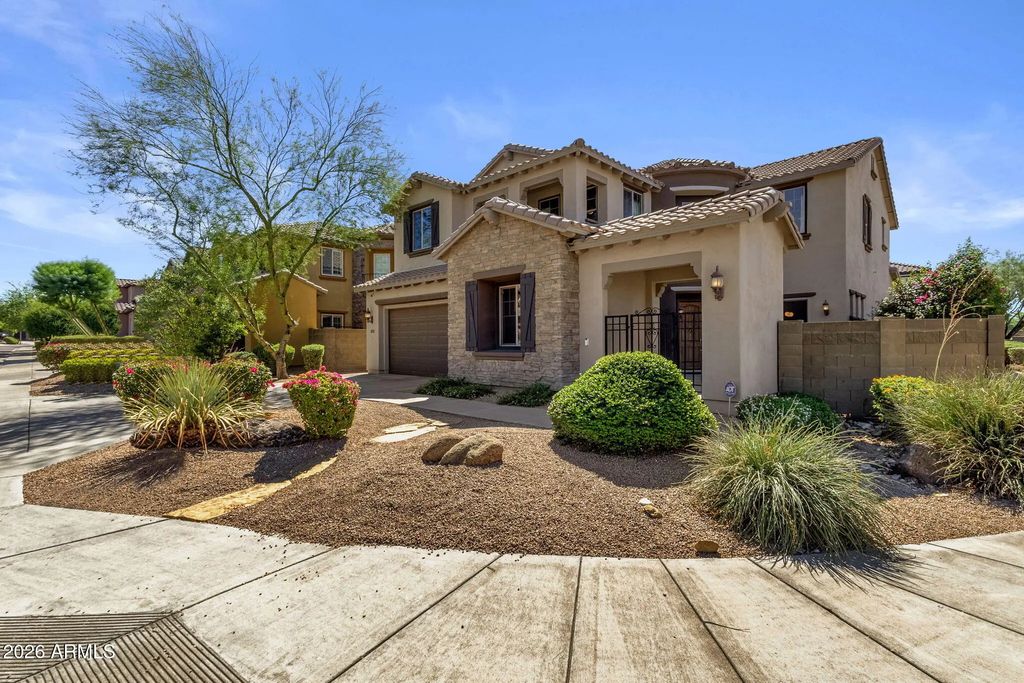 3807 E Quail Avenue, Phoenix