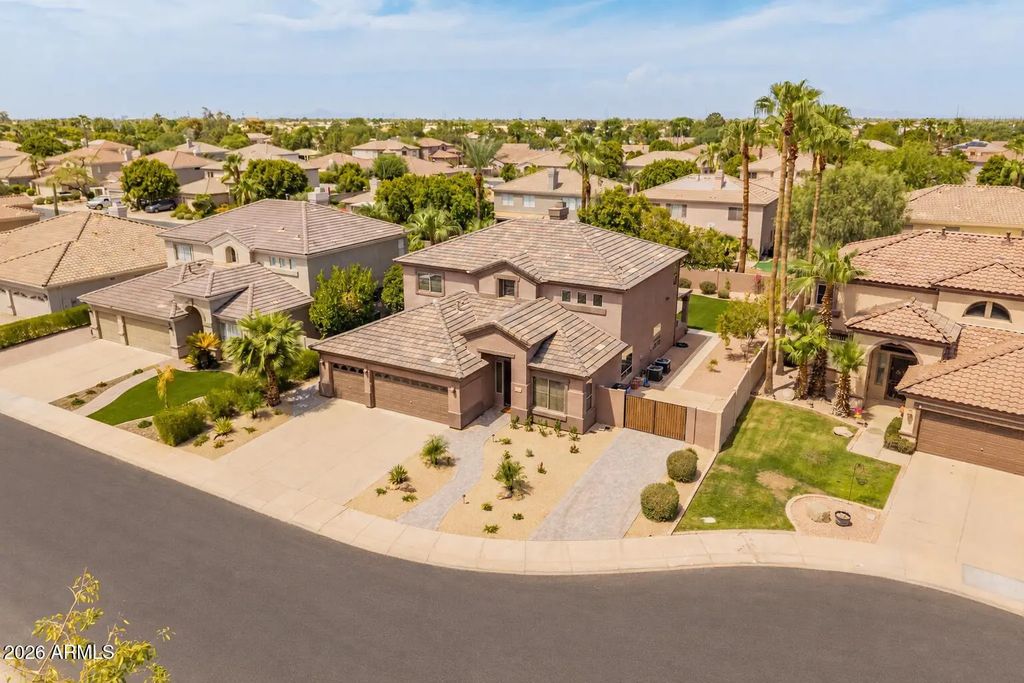 1550 E Saratoga Court, Gilbert