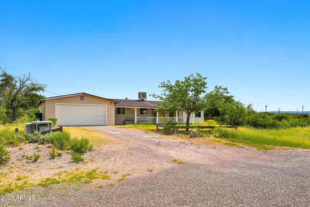 1530 N Wyatt Lane, Tombstone