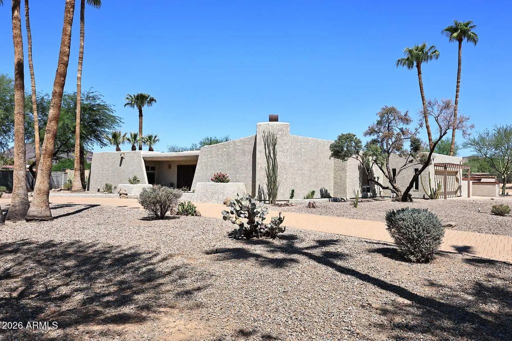 5018 W Creedance Boulevard, Glendale
