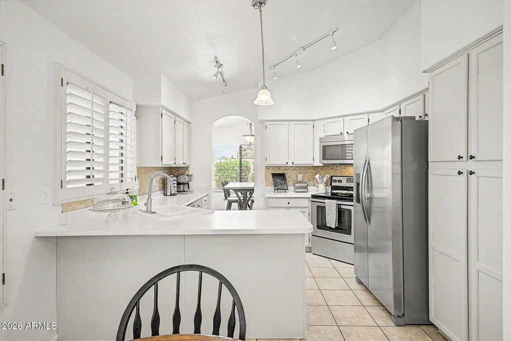 246 E Vaughn Avenue, Gilbert