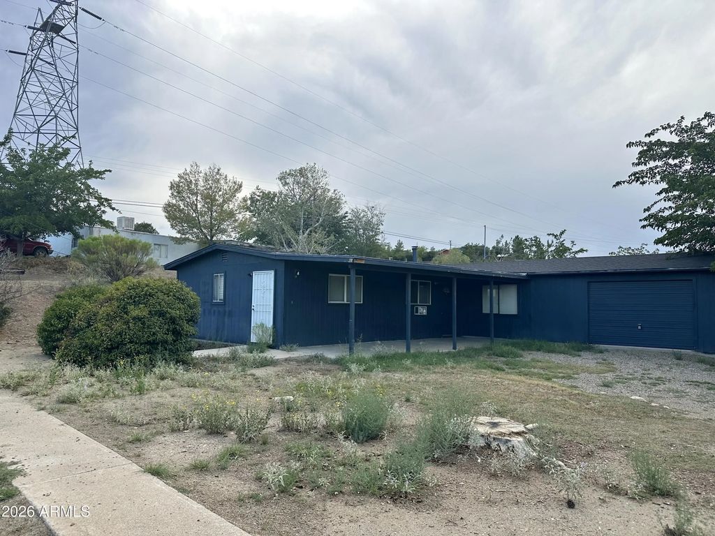 10486 S State Route 69, Mayer
