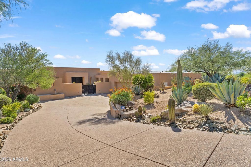 9191 E Happy Hollow Drive, Scottsdale