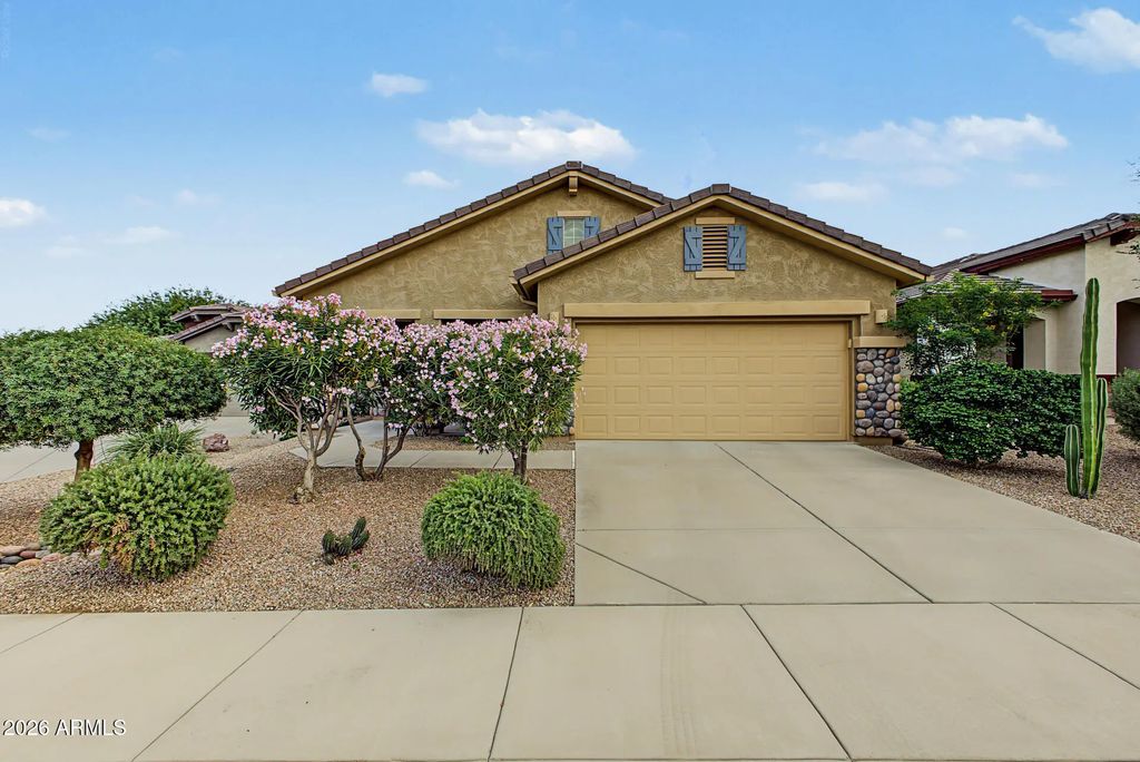 241 W Summit Circle, San Tan Valley