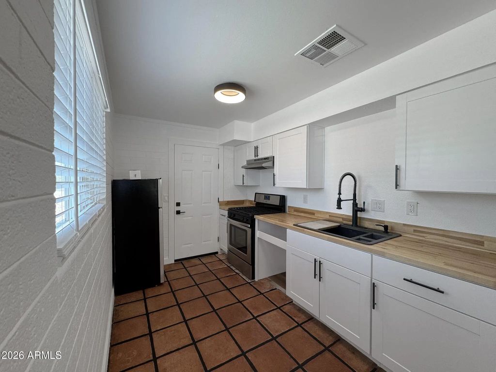 4933 E Willetta Street (unit 6), Phoenix