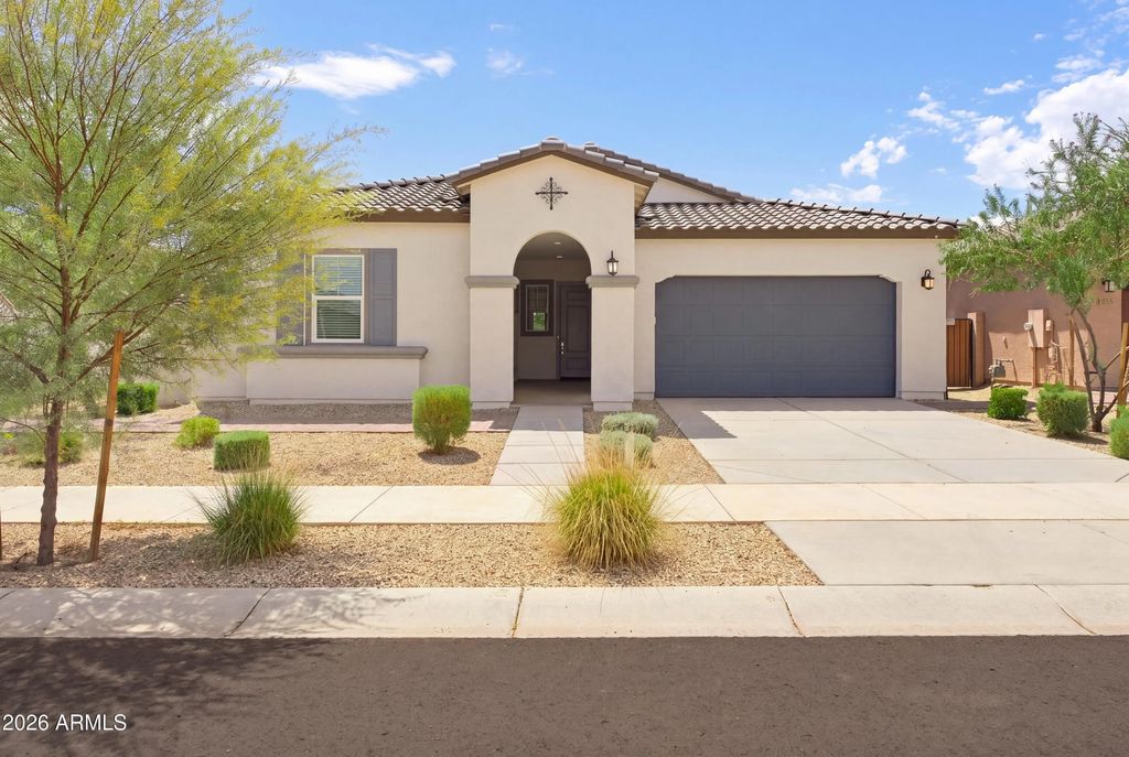 15039 W Desert Hollow Drive, Surprise