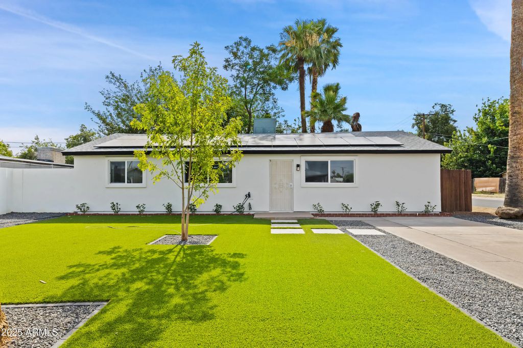 2201 N 29th Place, Phoenix
