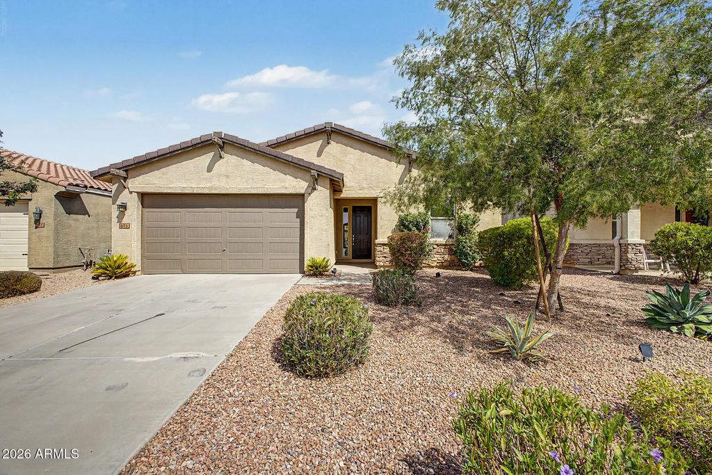 696 W Glen Canyon Drive, San Tan Valley