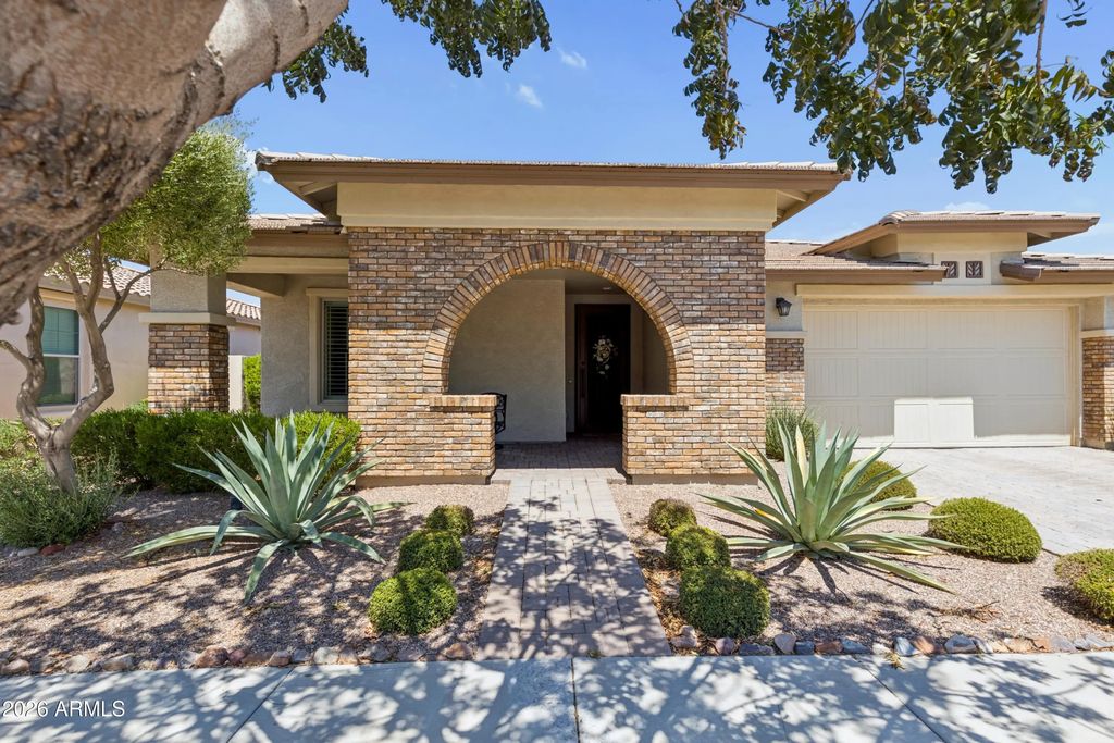 10256 E Thunderbolt Avenue, Mesa