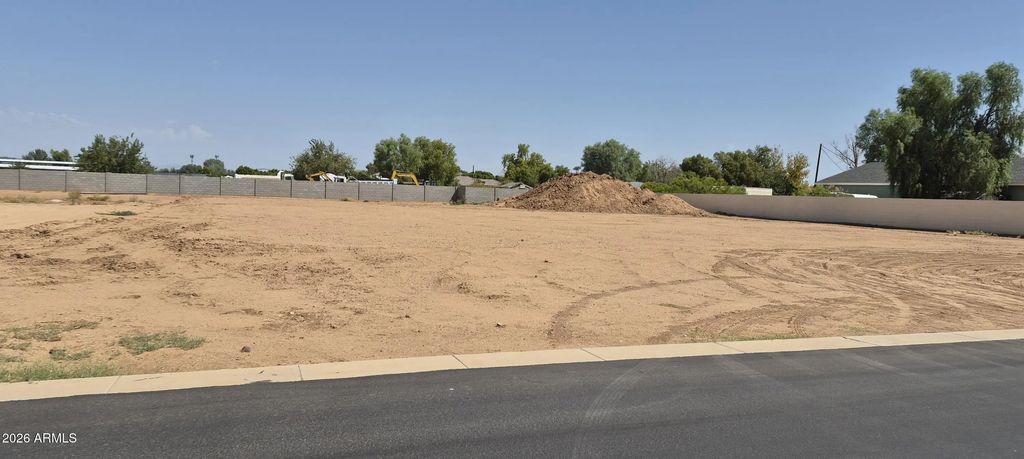768 E Loma Vista Court (unit 1), Gilbert