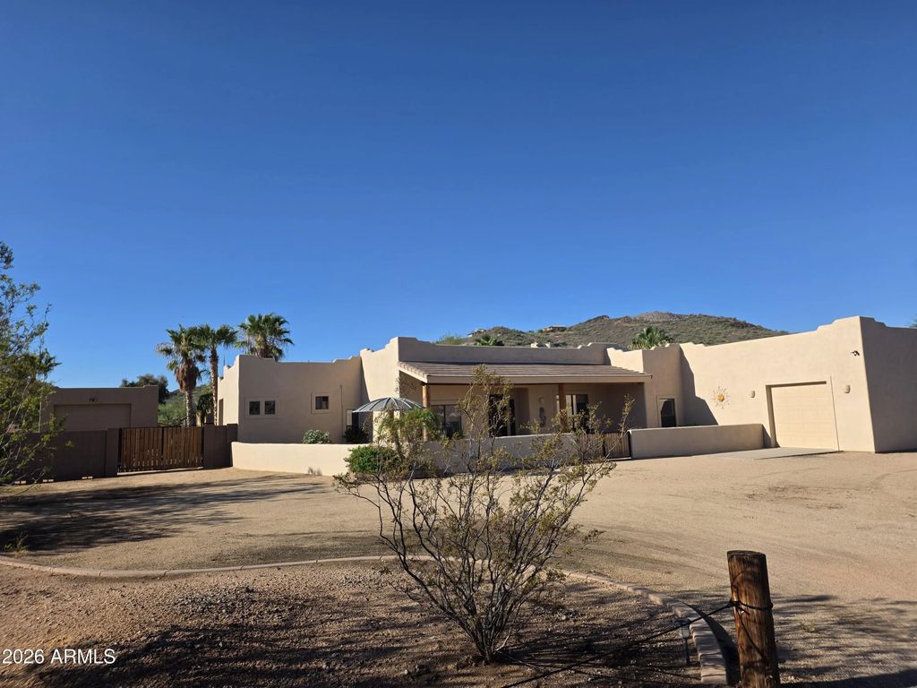2719 W Canyon Road, Phoenix