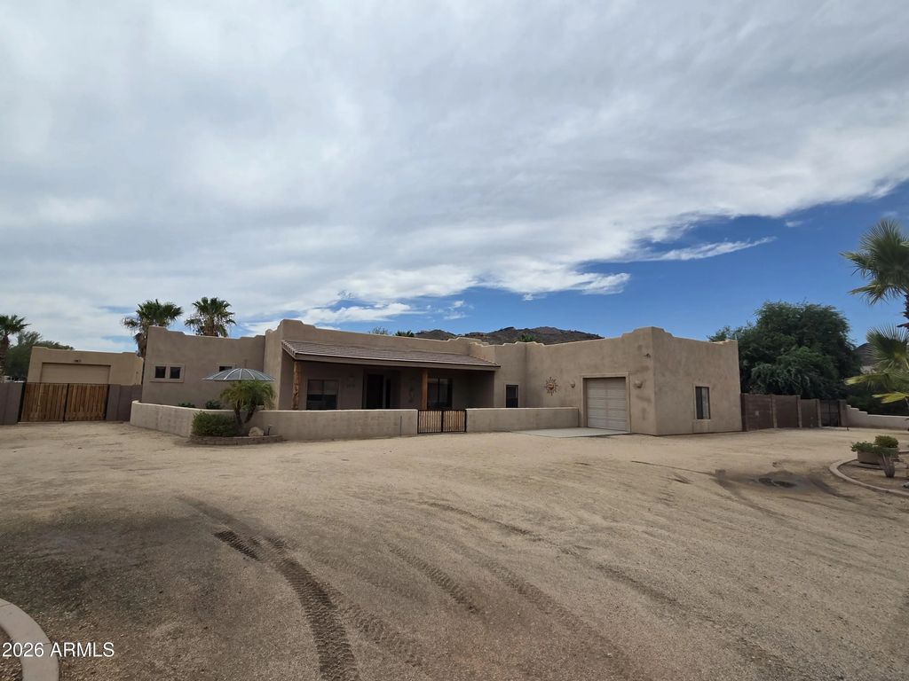 2719 W Canyon Road, Phoenix
