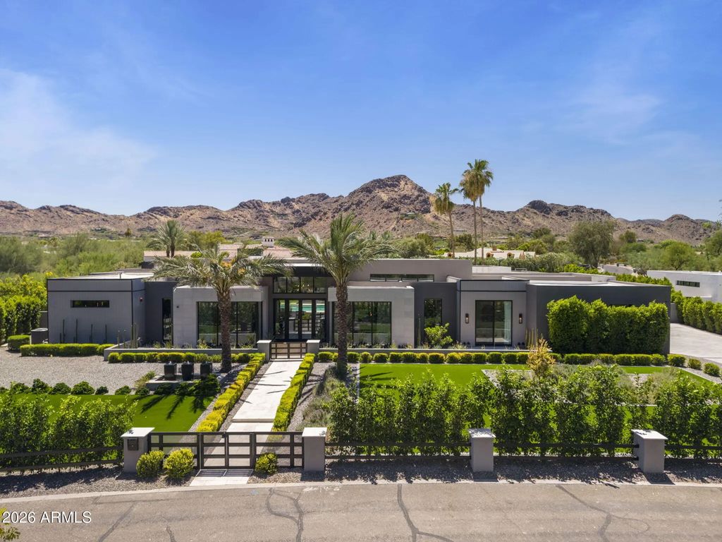 8020 N 64th Place, Paradise Valley