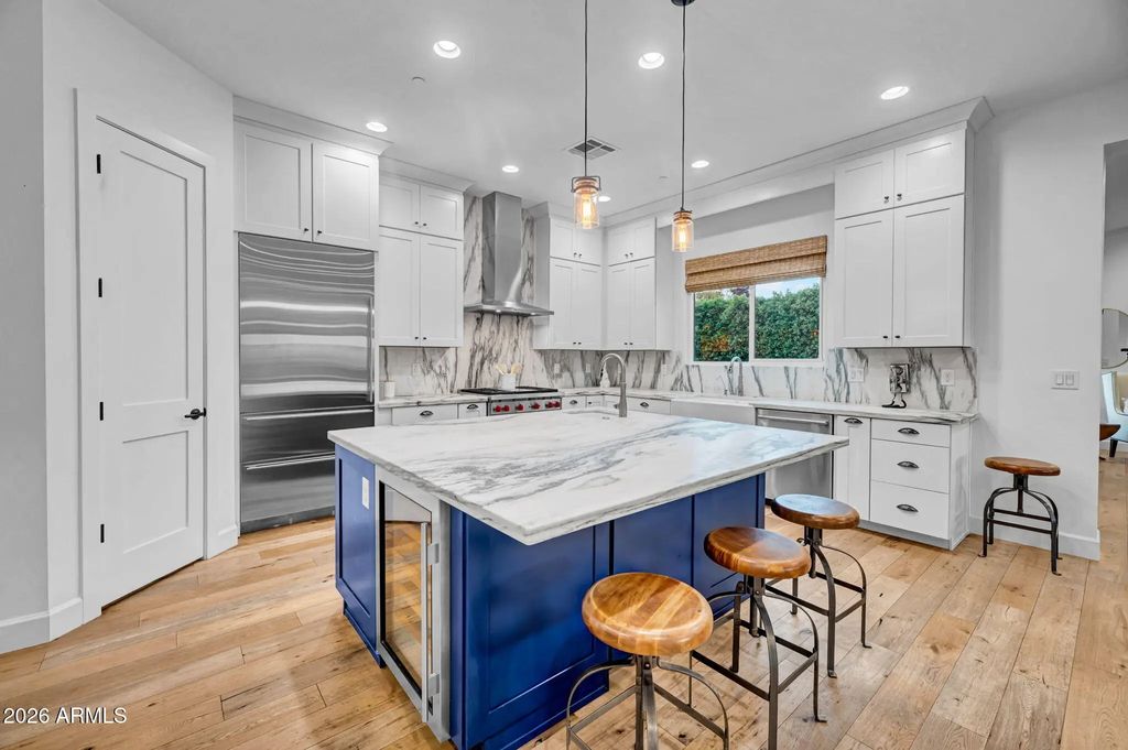 8032 E Del Laton Drive, Scottsdale