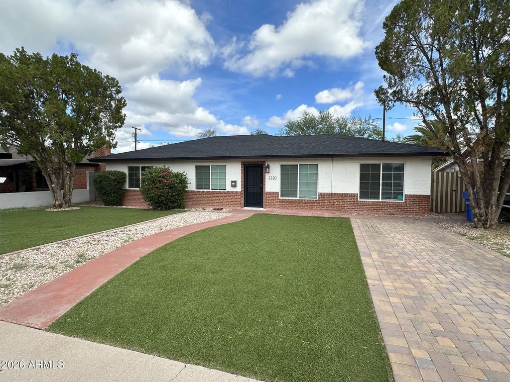 2220 E Heatherbrae Drive, Phoenix