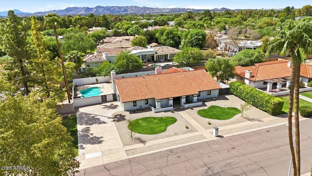 8852 S Lakeshore Drive, Tempe