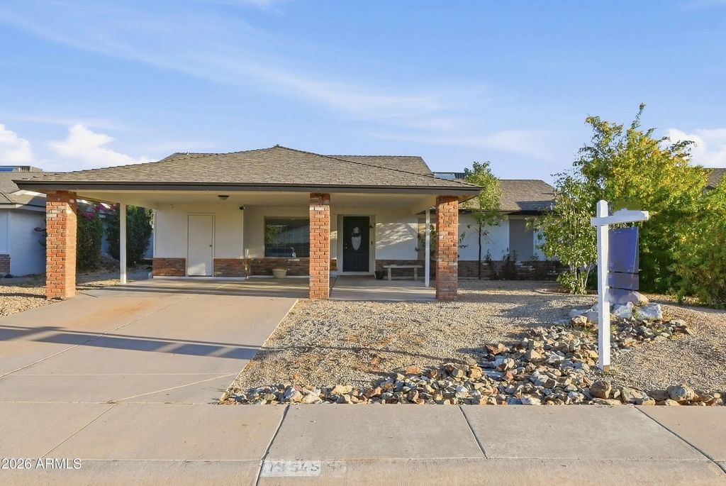 155 W Wagoner Road, Phoenix
