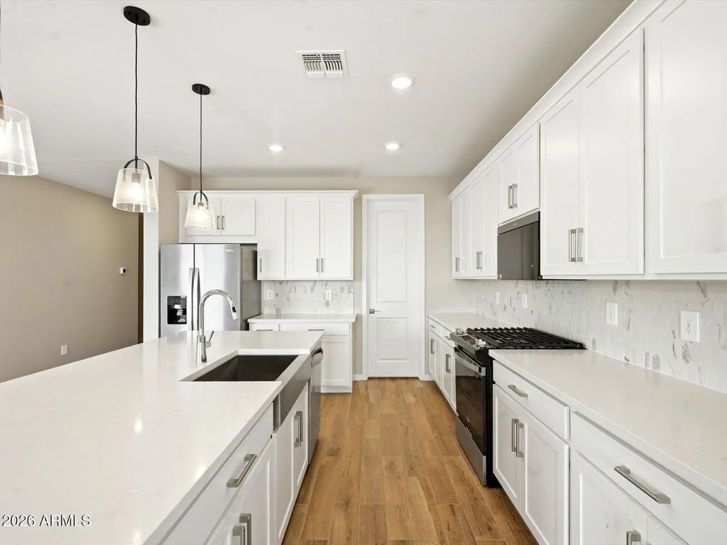 8079 N 186th Lane, Waddell