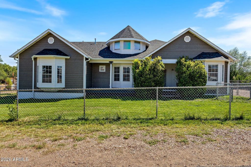 927 W Siesta Drive, Taylor