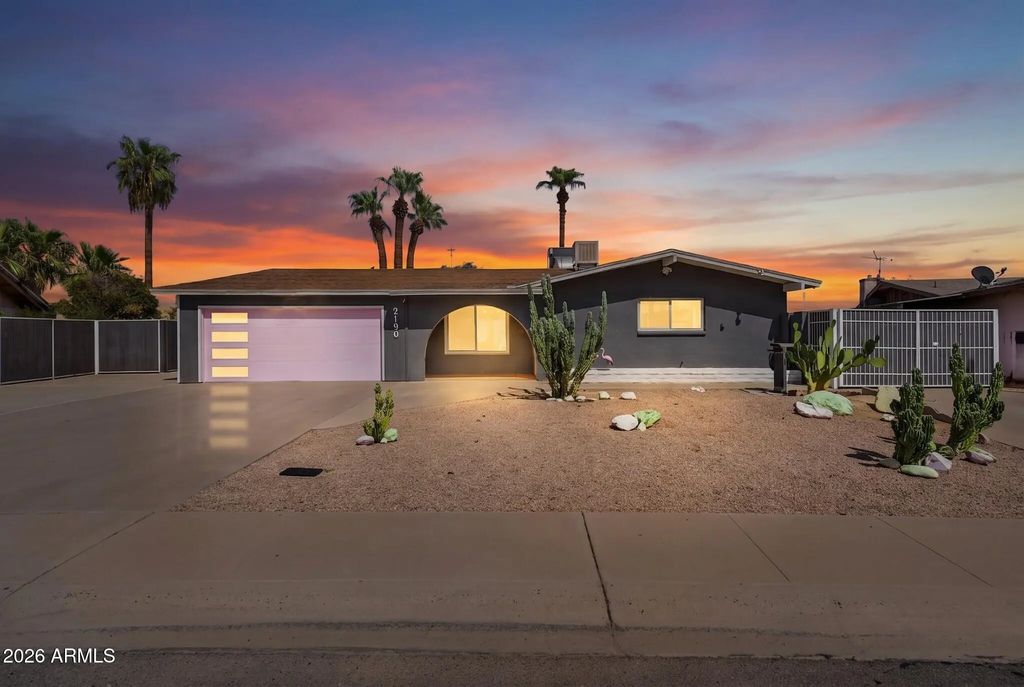 2190 E Greenway Drive, Tempe