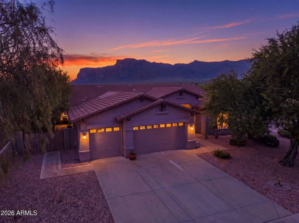 6752 E Barragan Drive, Gold Canyon
