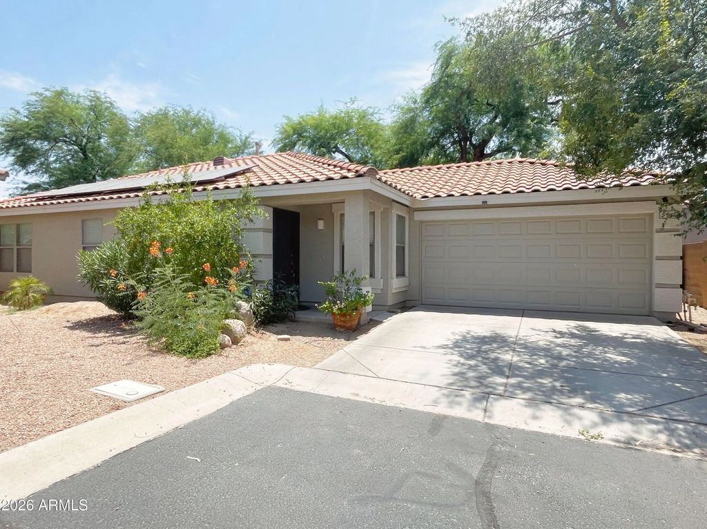3945 S Illinois Street, Chandler