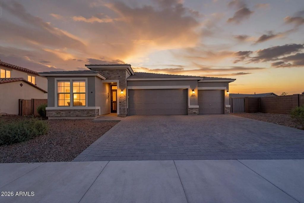 18025 W Hilton Avenue, Goodyear