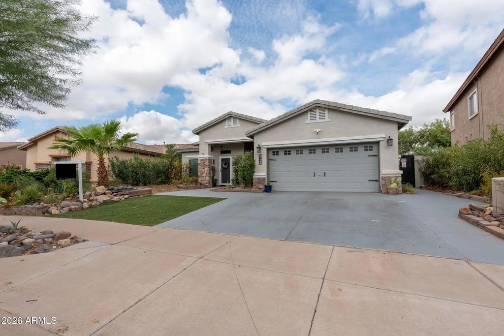 5124 W Chambers Street, Laveen