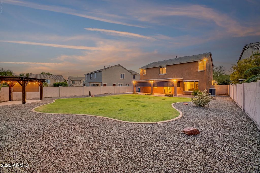 8711 N 182nd Lane, Waddell