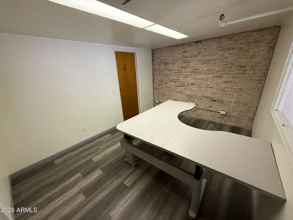 530 E 11th Street (unit 6), Douglas